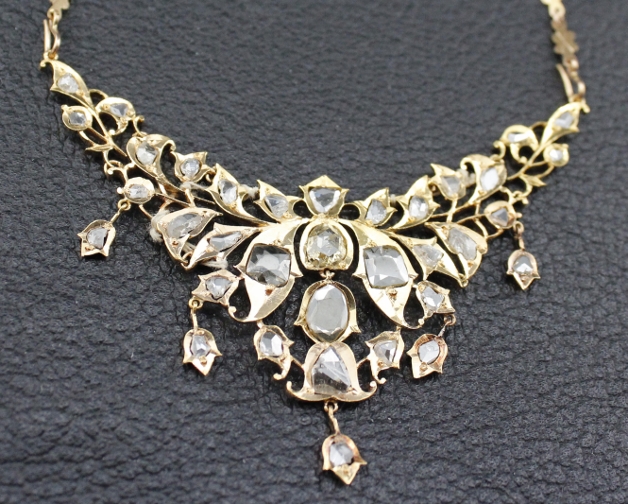 (image for) A 18K ANTIQUE "BIG SIZE" INTAN NECKLACE